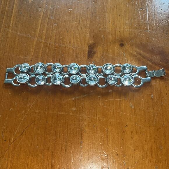 Elegant Silver Bracelet with Crystal Accents - Picture 1 of 2